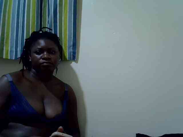 Ebony-Quinter webcam
