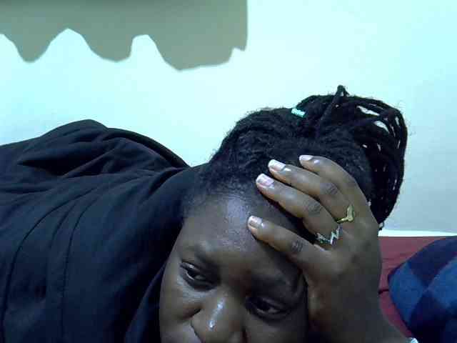 Ebony-Quinter webcam