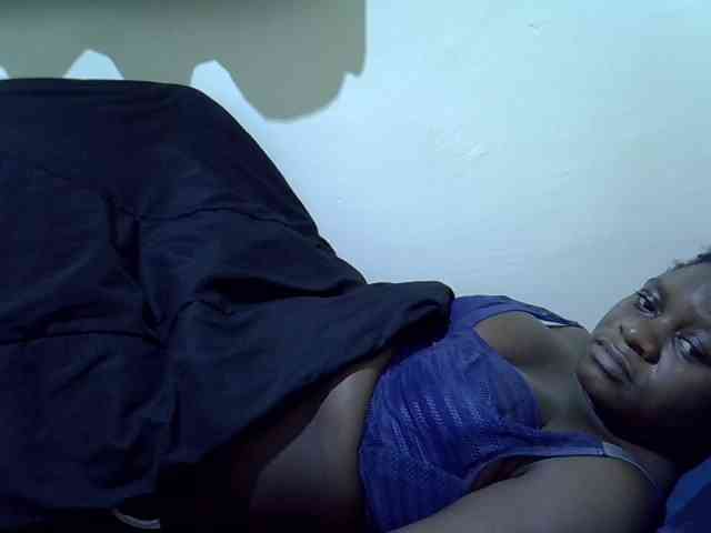 Ebony-Quinter webcam