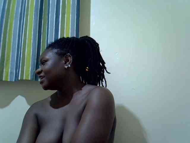Ebony-Quinter webcam