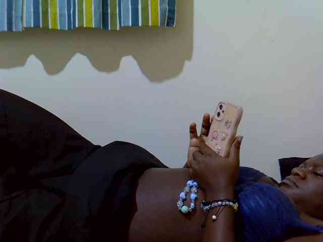 Ebony-Quinter webcam