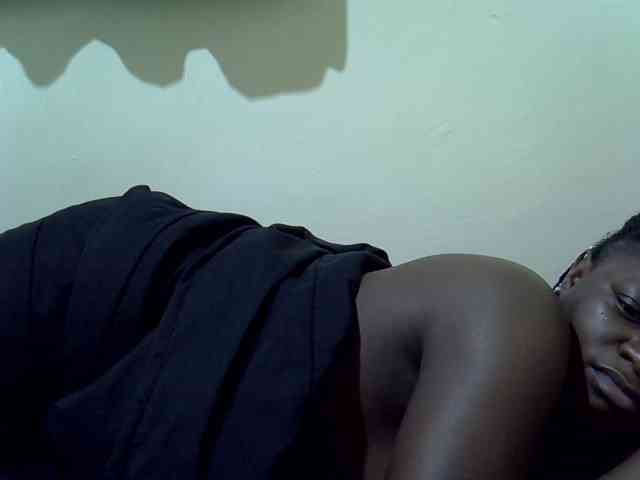 Ebony-Quinter webcam