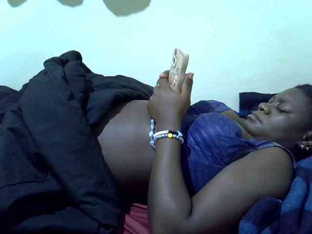 Ebony-Quinter webcam