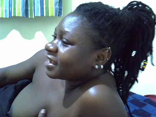 Ebony-Quinter webcam