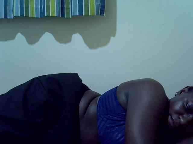 Ebony-Quinter webcam