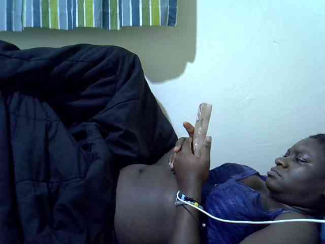 Ebony-Quinter webcam