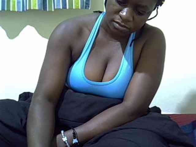 Ebony-Quinter webcam