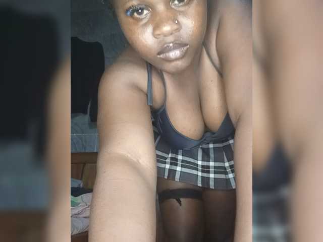 Just-c live cam on BongaCams