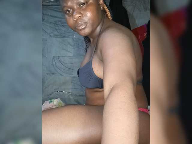 Just-c live cam on BongaCams