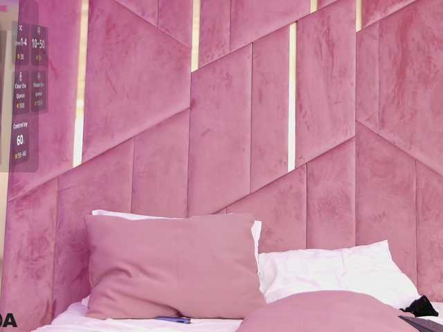 NicollePink live cam on BongaCams
