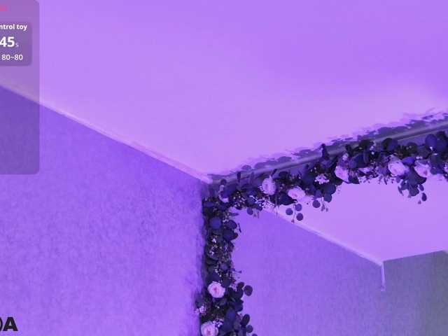 NicollePink — live female cam