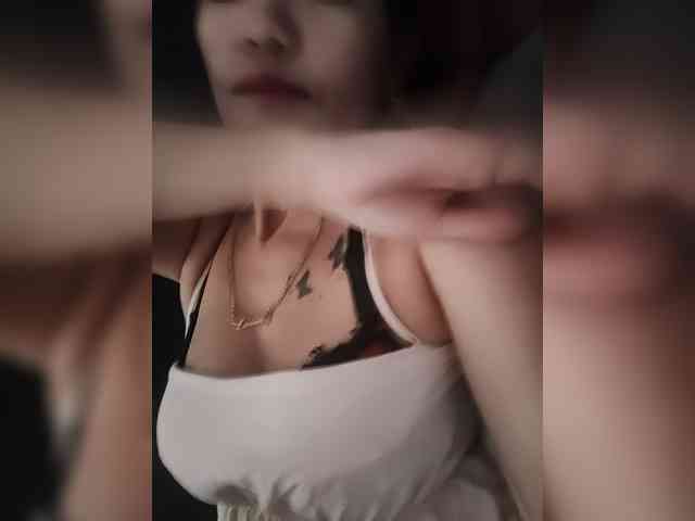Hornygirl01