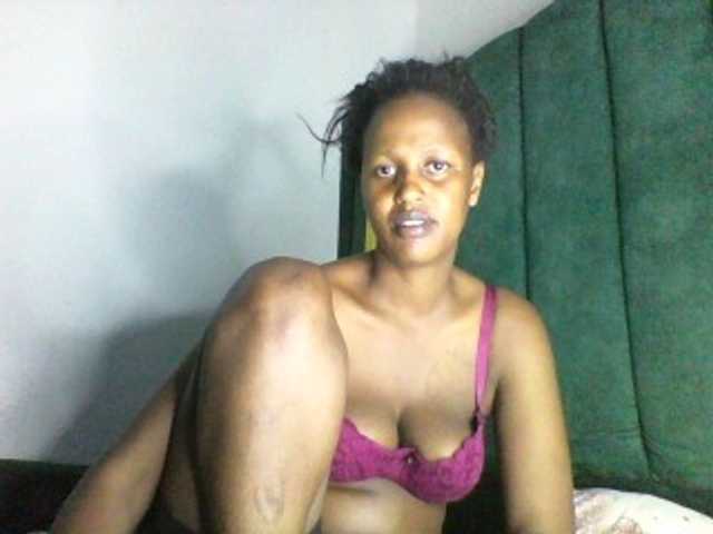 Sweetpussyhot live cam on BongaCams