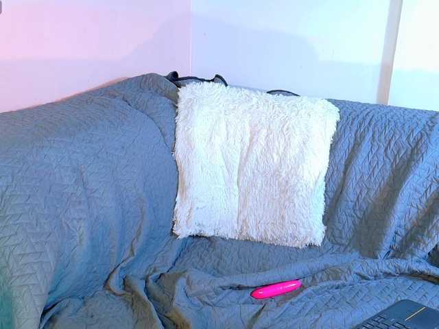 Miia-Velvet live cam on BongaCams
