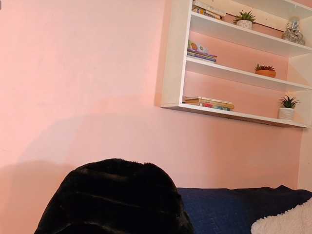 Miia-Velvet live cam on BongaCams