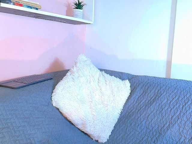 Miia-Velvet live cam on BongaCams