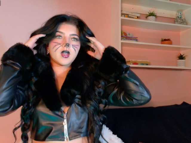 Miia-Velvet live cam on BongaCams