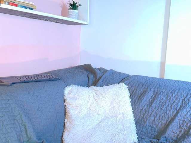 Miia-Velvet live cam on BongaCams