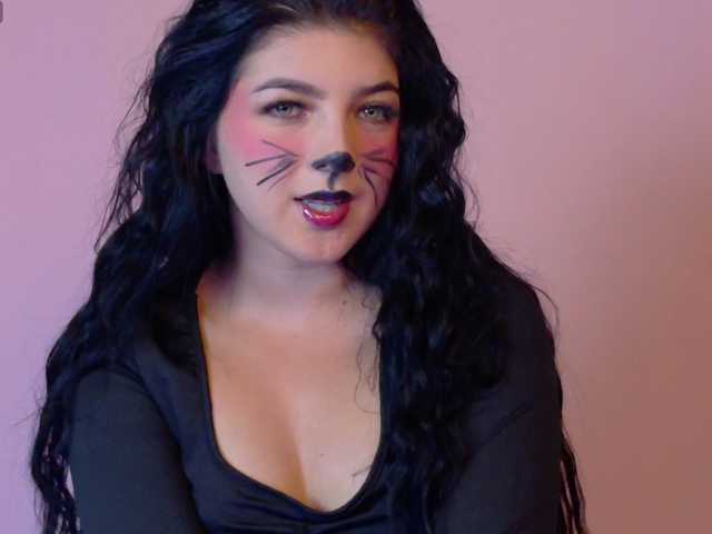 Miia-Velvet live cam on BongaCams