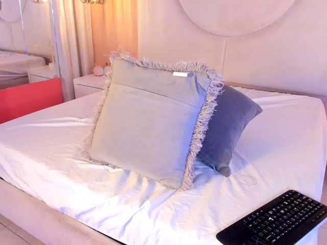 Miia-Velvet live cam on BongaCams