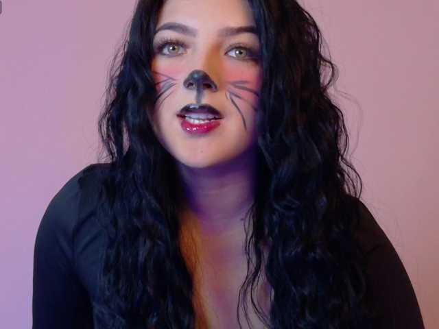 Miia-Velvet live cam on BongaCams
