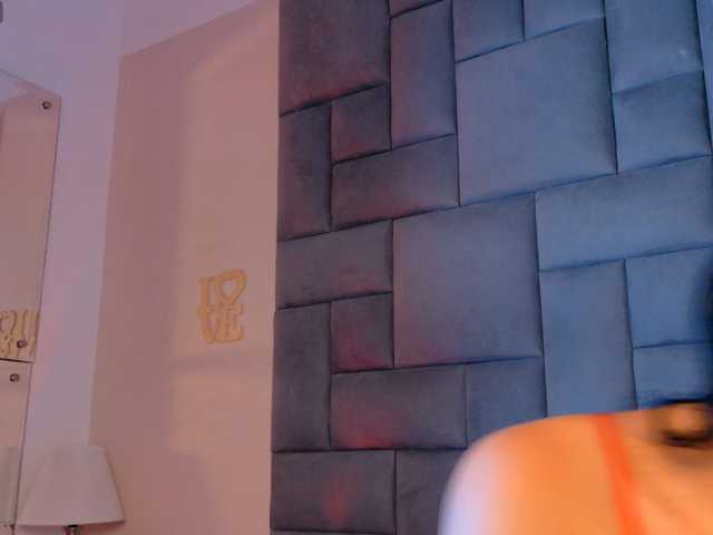 Miia-Velvet live cam preview