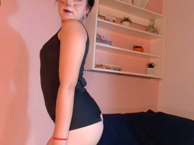 Miia-Velvet live cam on BongaCams