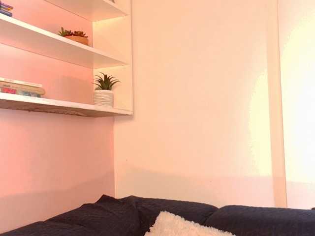 Miia-Velvet live cam on BongaCams