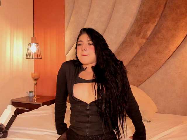 Miia-Velvet live cam on BongaCams