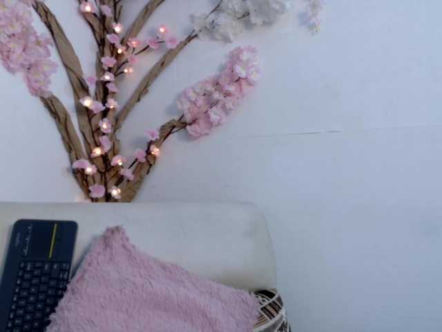 Camila-knox live cam on BongaCams