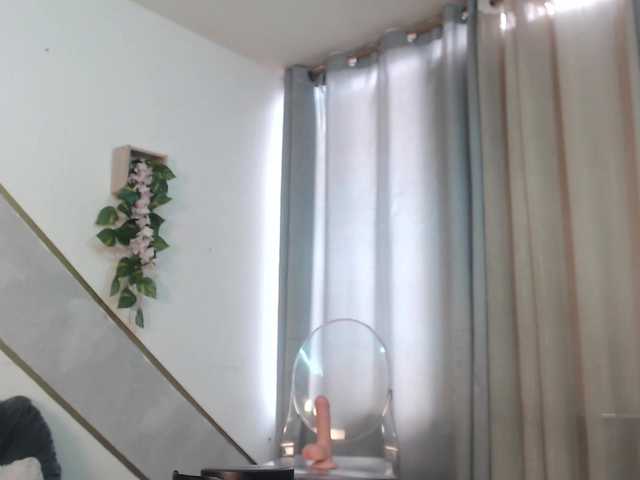 Camila-knox live cam on BongaCams