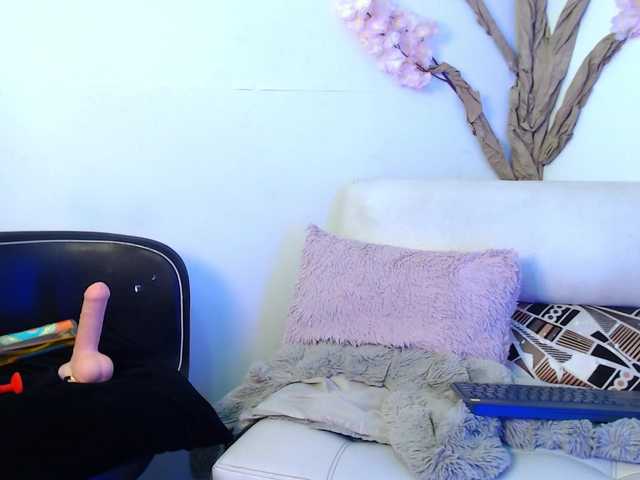 Camila-knox live cam on BongaCams