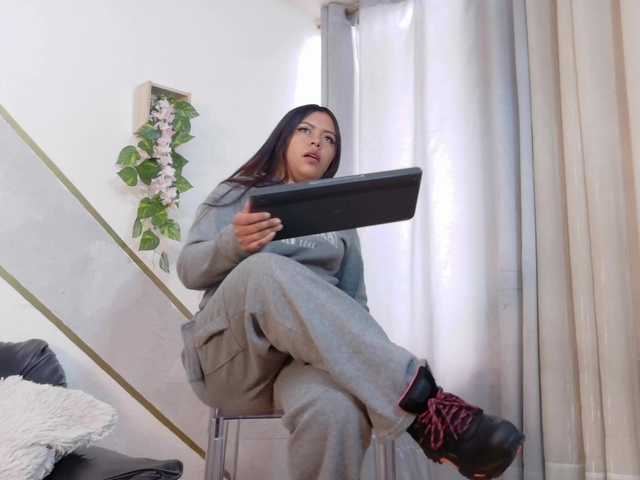 Camila-knox live cam on BongaCams