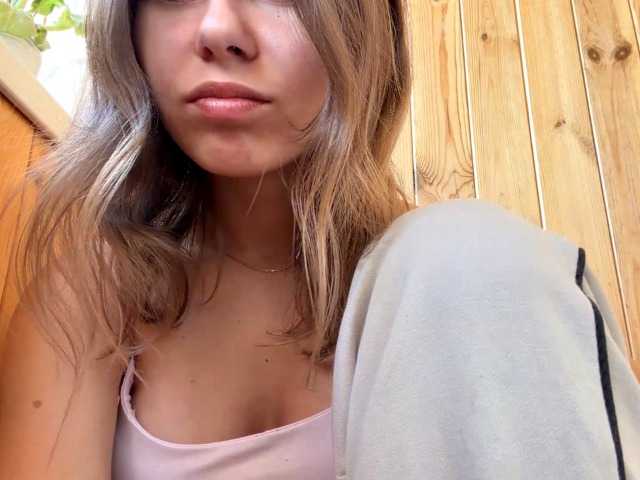 ShellaGoldthorpe live cam on BongaCams