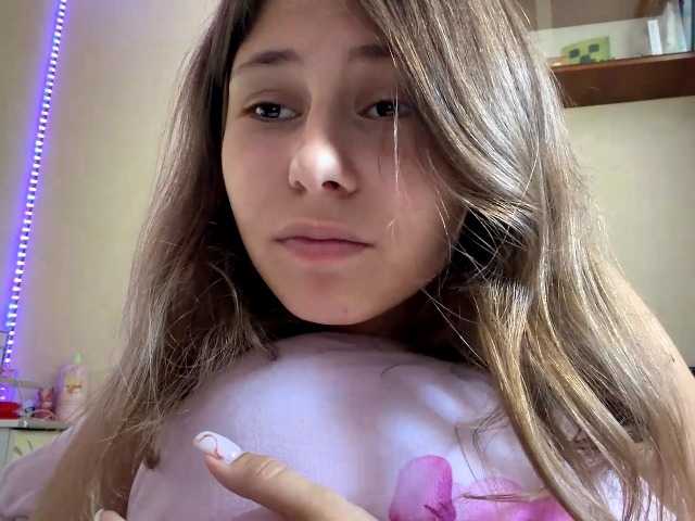 ShellaGoldthorpe live cam on BongaCams