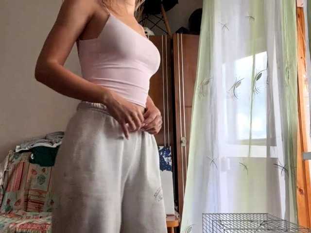ShellaGoldthorpe live cam on BongaCams