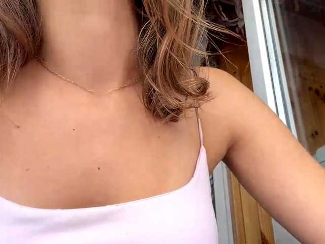 ShellaGoldthorpe live cam on BongaCams