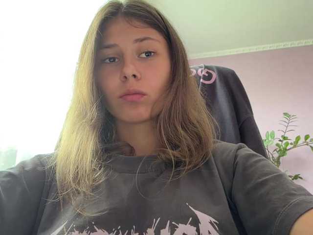 ShellaGoldthorpe live cam on BongaCams