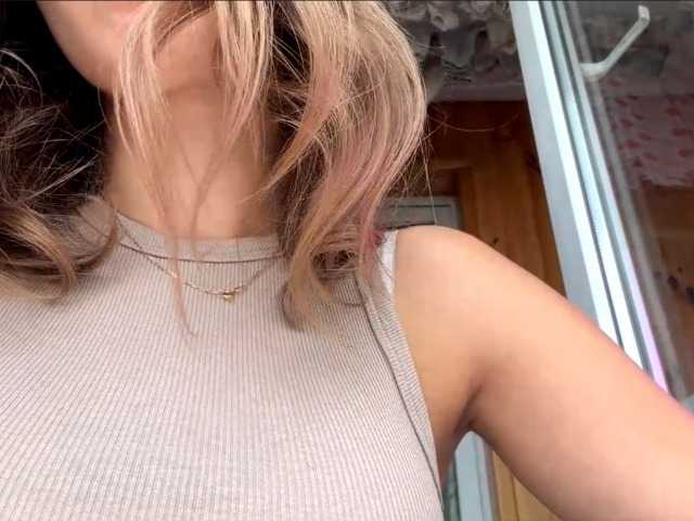 ShellaGoldthorpe live cam on BongaCams