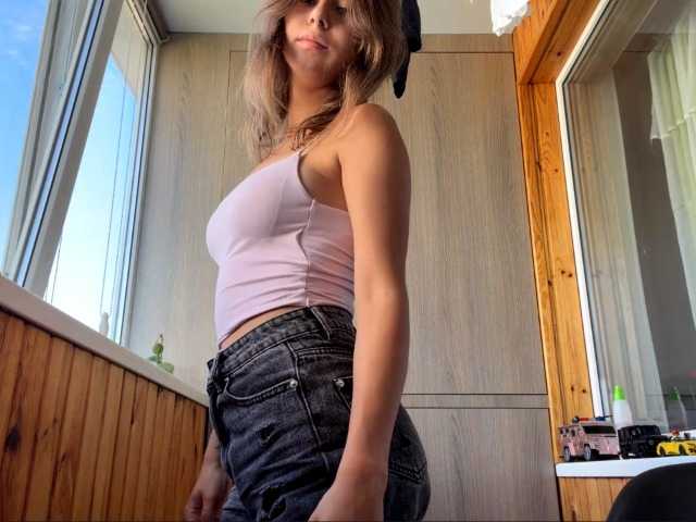 ShellaGoldthorpe live cam on BongaCams