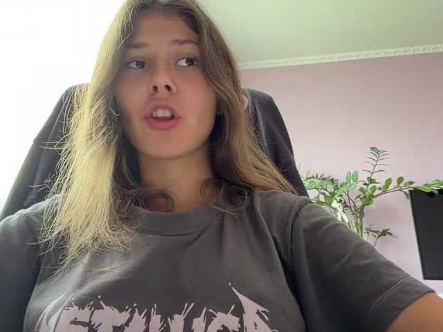 ShellaGoldthorpe live cam on BongaCams