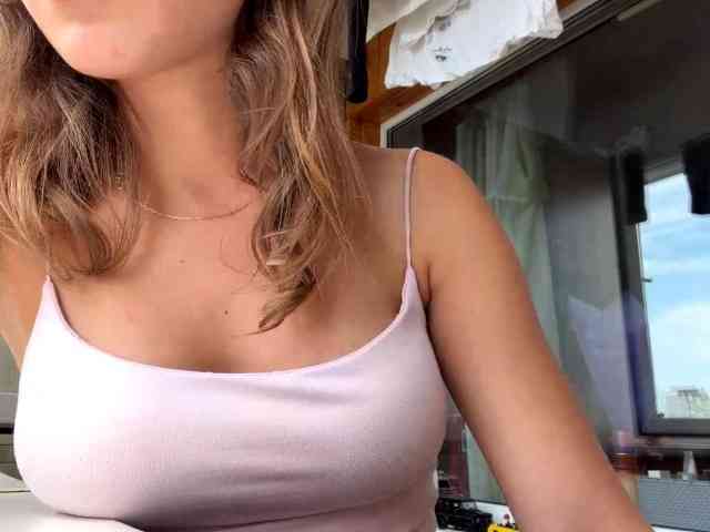 ShellaGoldthorpe Live Webcam on BongaCams
