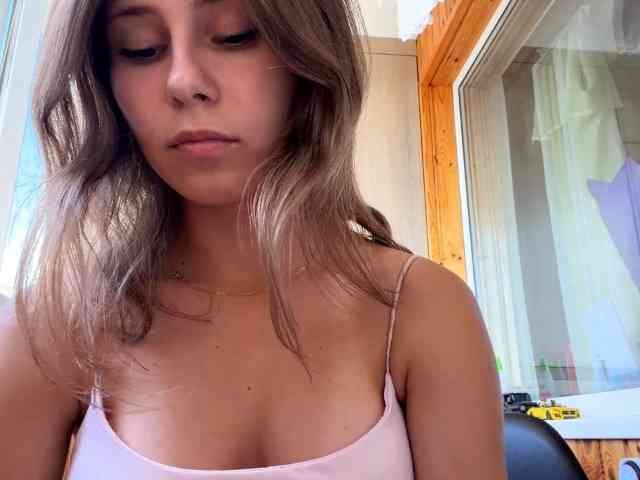 ShellaGoldthorpe Live Webcam on BongaCams