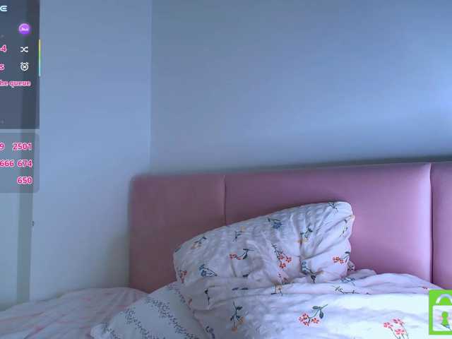 Theellenshow1 live cam on BongaCams
