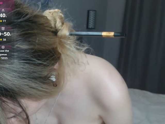 spermblebee18 live cam on BongaCams