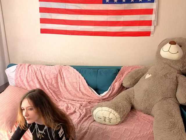spermblebee18 live cam on BongaCams