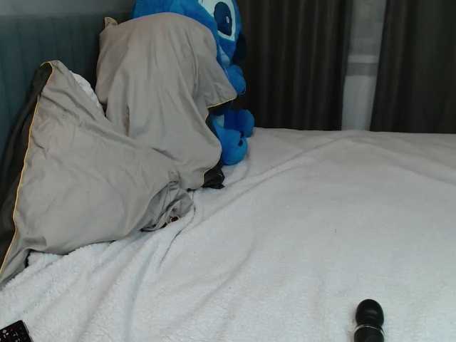 spermblebee18 live cam on BongaCams