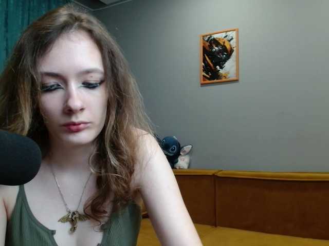spermblebee18 live cam on BongaCams