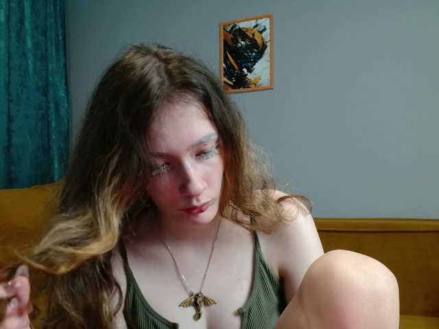 spermblebee18 live cam on BongaCams