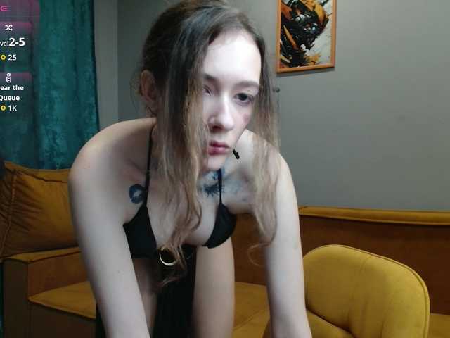 spermblebee18 live cam on BongaCams